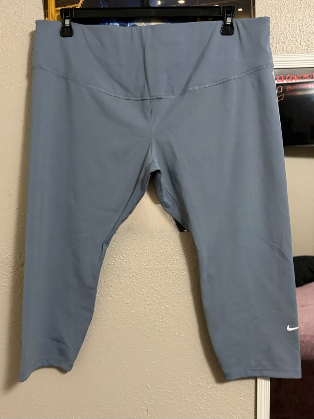 Nike Women's Light Blue Capri Leggings